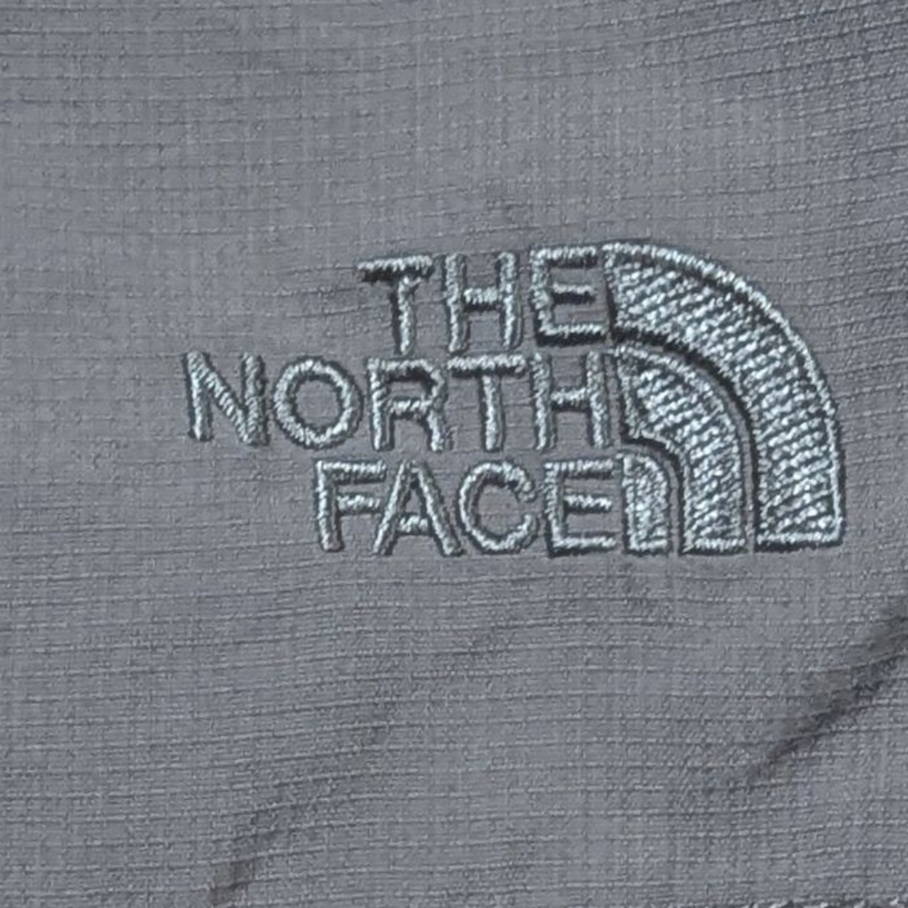 The North Face Women's Shorts Size 12 - Picture 3 of 7